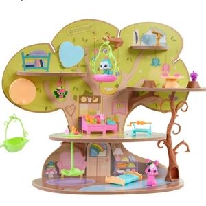KidKraft Lil Green World Wooden Market Treehouse Play Set with 26 Accessories